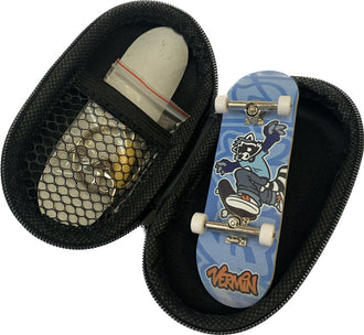 Racoon Fingerboard and case